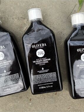 Oliveda The Beauty Fountain Hydroxytyrosol Body Oil — Black